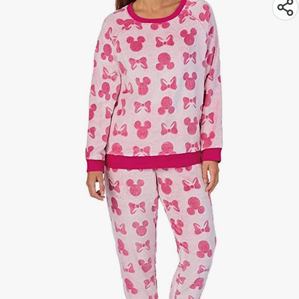 ⭐️ Firm Price ⭐️ Disney pajama set Medium